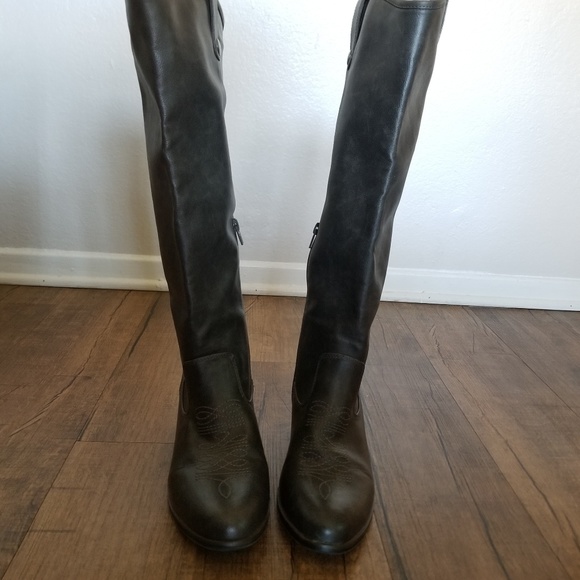 Grey Cowboy Boots (Size 10) - Picture 2 of 6